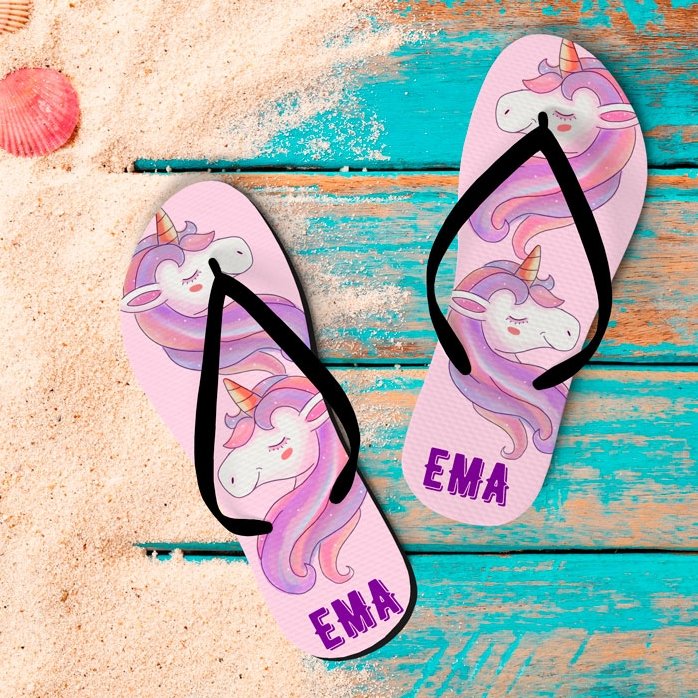 Tongs personnalisées pour enfants avec une licorne et un texte