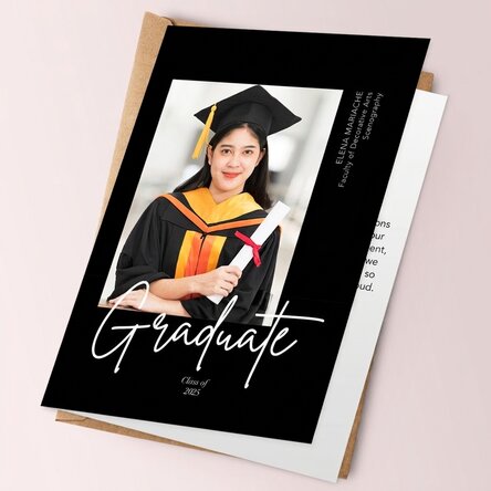 Carte de vœux personnalisée avec une photo et un texte pour la remise des diplômes
