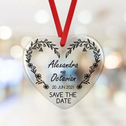 Décoration en forme de cœur personnalisée avec un texte - Save the Date