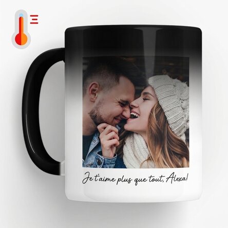 Tasse thermosensible personnalisée avec une photo, un message et un code QR