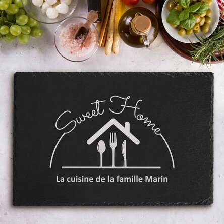 Plaque en ardoise gravée et personnalisée avec le texte « Sweet home »