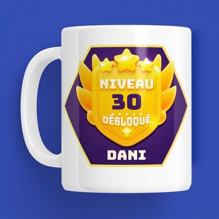 Tasse personnalisée avec un message d'anniversaire - Level Unlocked