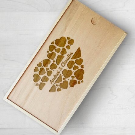 Coffret cadeau personnalisé en bois avec vos prénoms