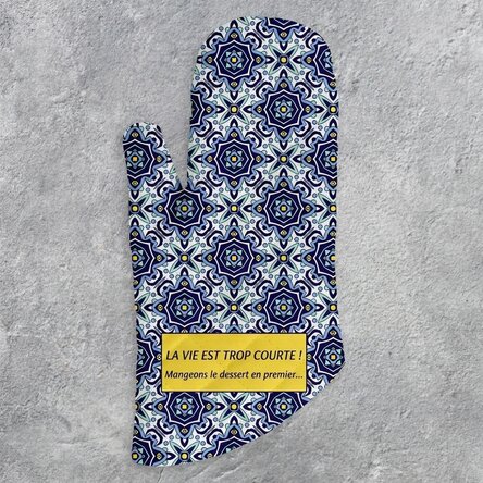 Gant de cuisine personnalisé avec l'inscription « dessert first... »