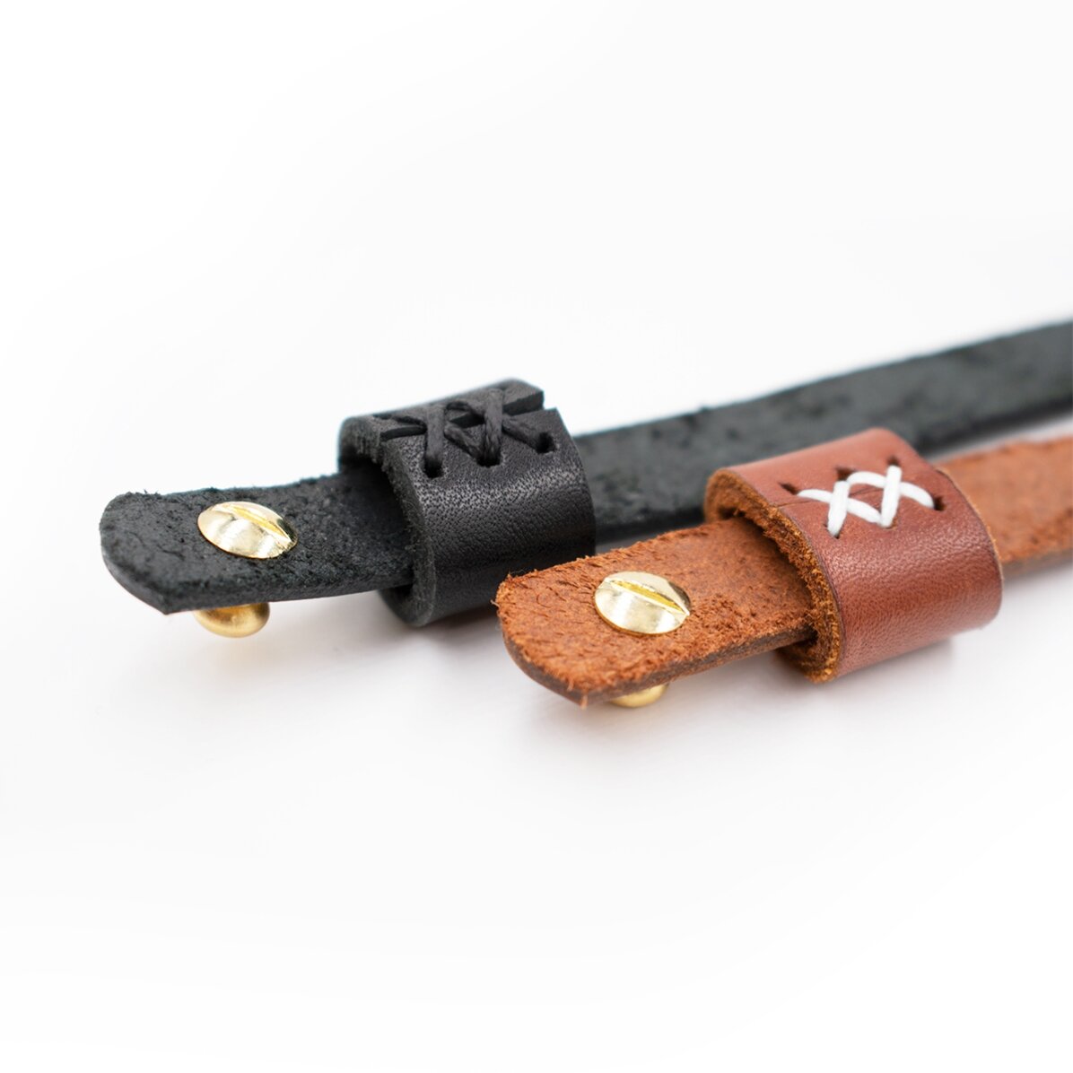 Bracelet en cuir personnalisé avec des initiales et le signe du Sagittaire