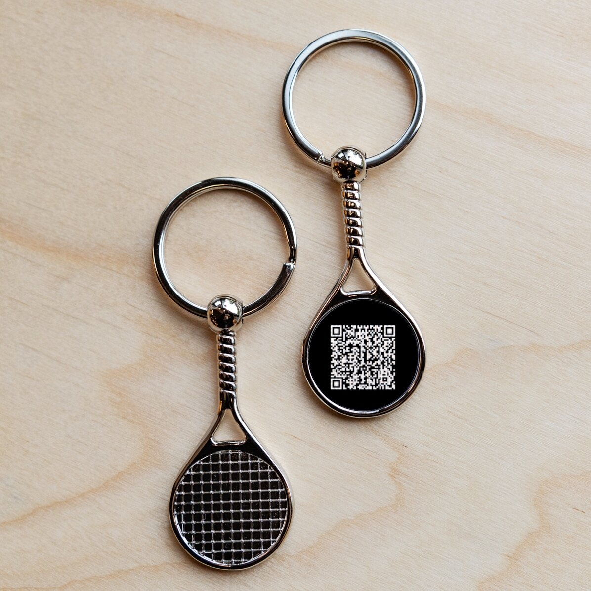 Porte-clés en forme de raquette de tennis personnalisé avec un code QR - Ajouter un contact