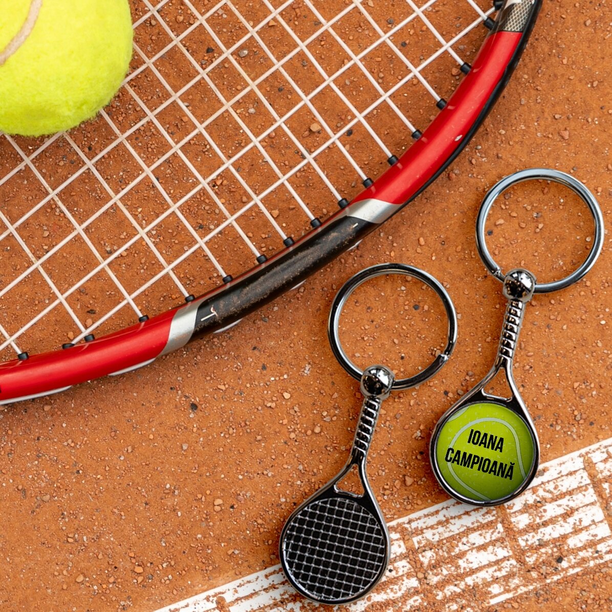 Porte-clés en forme de raquette de tennis personnalisé avec le texte « Champion »