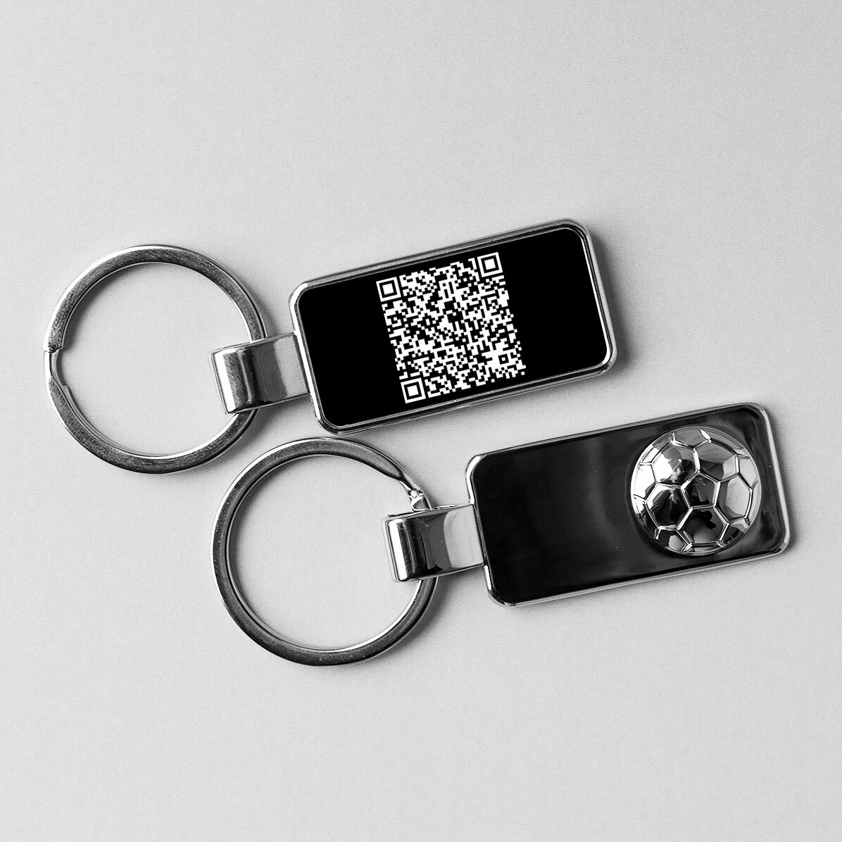 Porte-clés personnalisé avec code QR - modèle football
