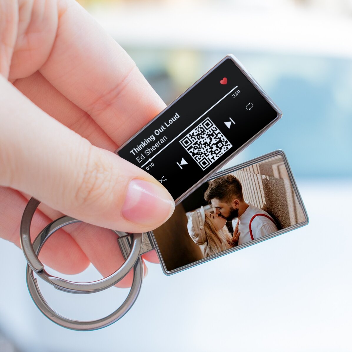 Porte-clés personnalisé avec une photo et un code QR - Notre chanson