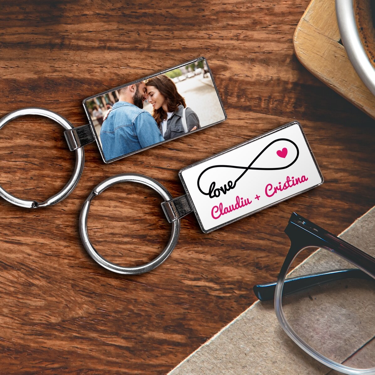 Porte-clés personnalisé avec une photo et un texte - modèle « Infinity Love »
