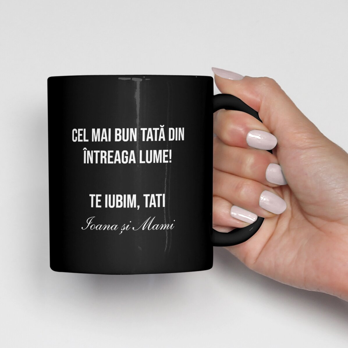Tasse noire personnalisée avec une photo et un message