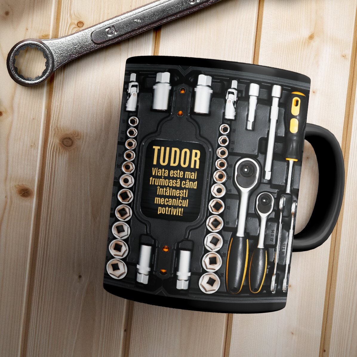 Tasse noire personnalisée avec un message pour un mécanicien