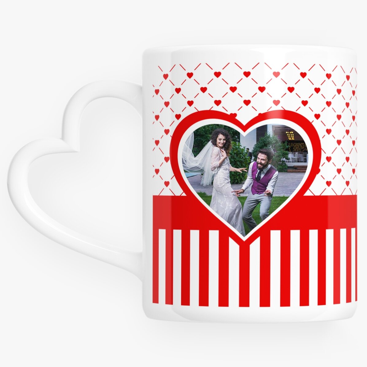Tasse personnalisée #love avec une photo et un texte - modèle avec anse en forme de cœur
