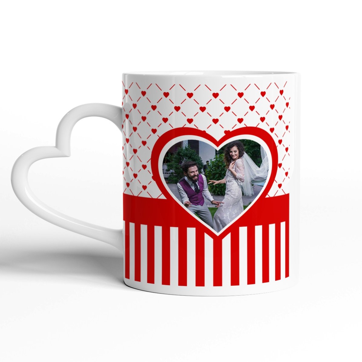 Tasse personnalisée #love avec une photo et un texte - modèle avec anse en forme de cœur