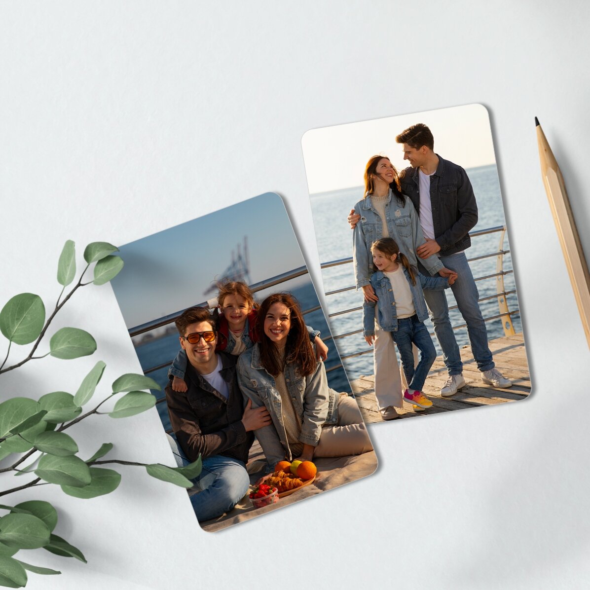 Carte en aluminium personnalisée recto-verso avec photos au format portrait
