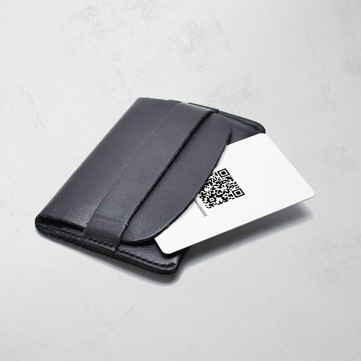 Carte de visite en aluminium personnalisée recto-verso avec code QR, texte et photos - Instagram