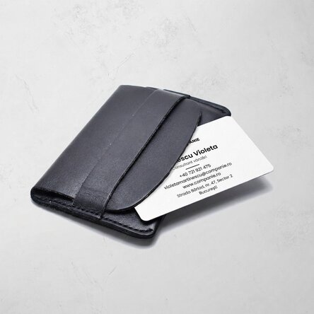 Carte de visite personnalisée en aluminium, design minimaliste, logo et code QR