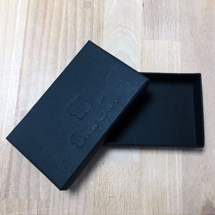 Élégante enveloppe cadeau noire