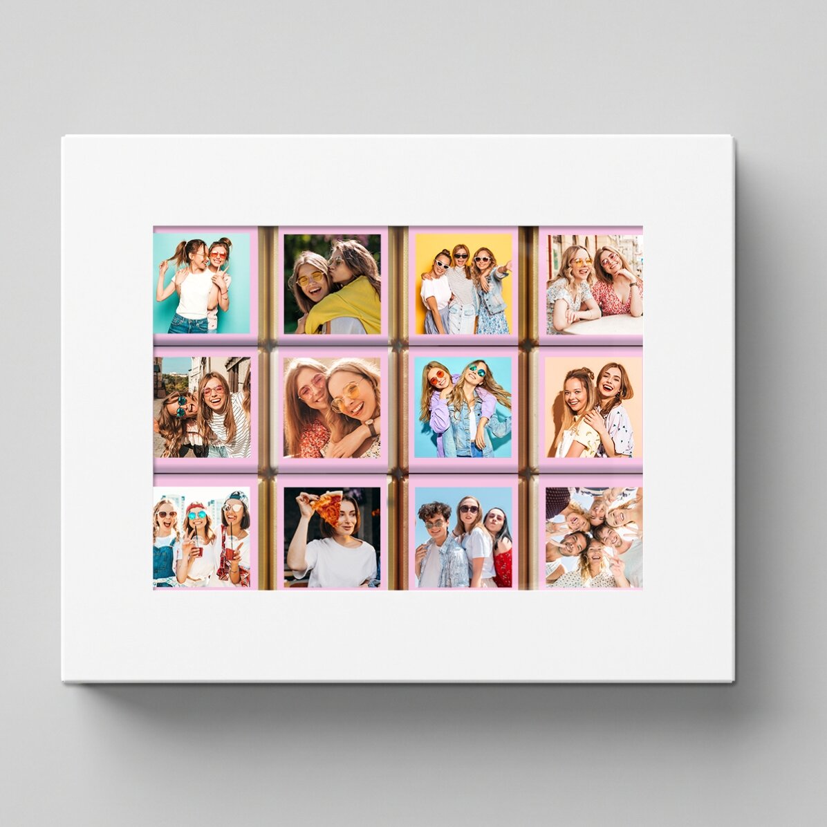Coffret cadeau contenant 12 mini-chocolats personnalisés avec des photos