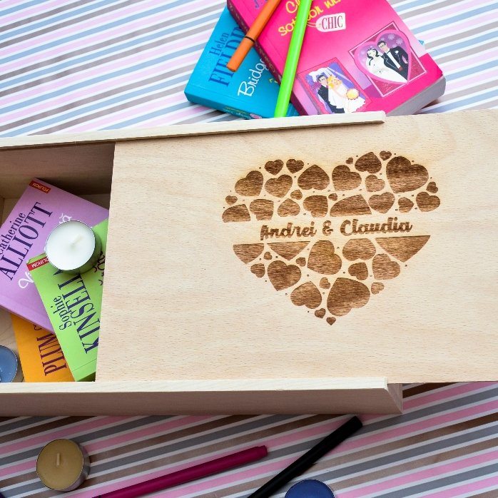 Coffret cadeau personnalisé en bois avec vos prénoms
