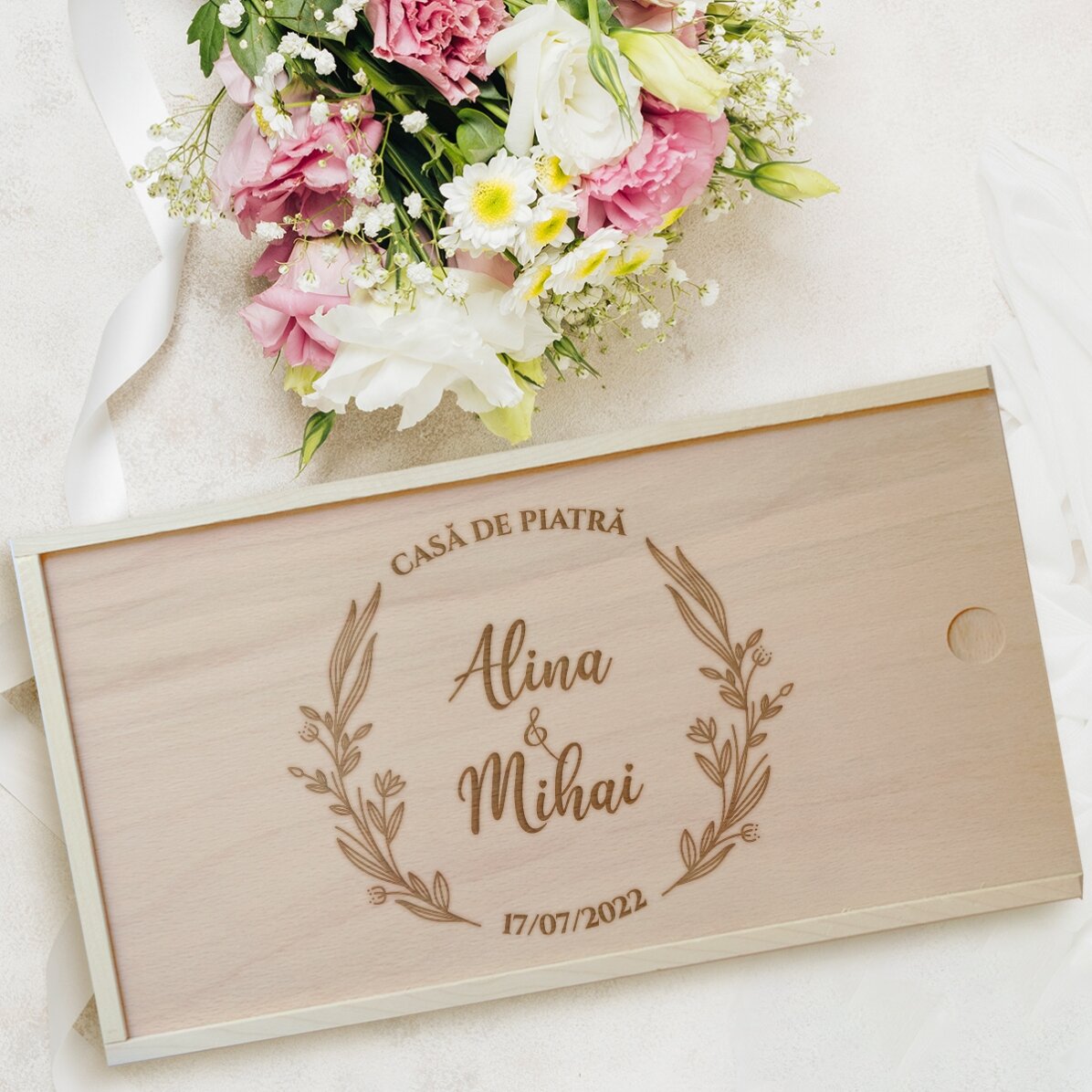 Coffret cadeau personnalisé en bois avec inscription - « Avec amour »