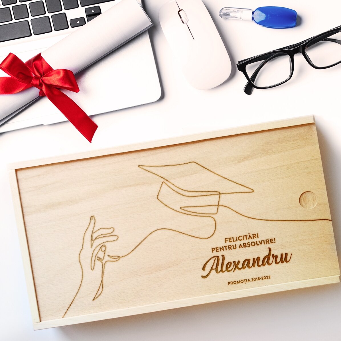 Coffret cadeau personnalisé en bois - Félicitations pour ton diplôme !