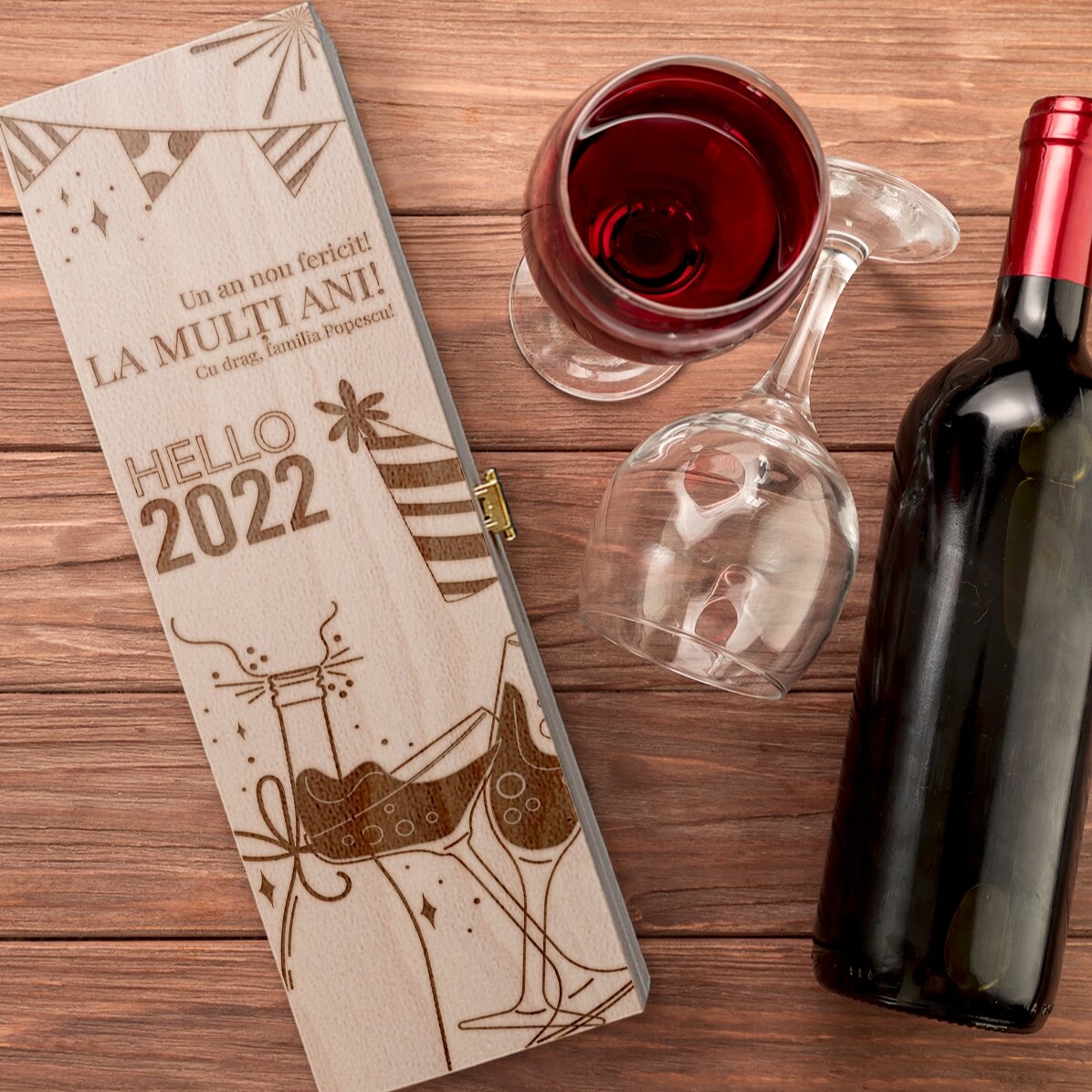 Caisse de vin personnalisée avec le message « Joyeux anniversaire ! »