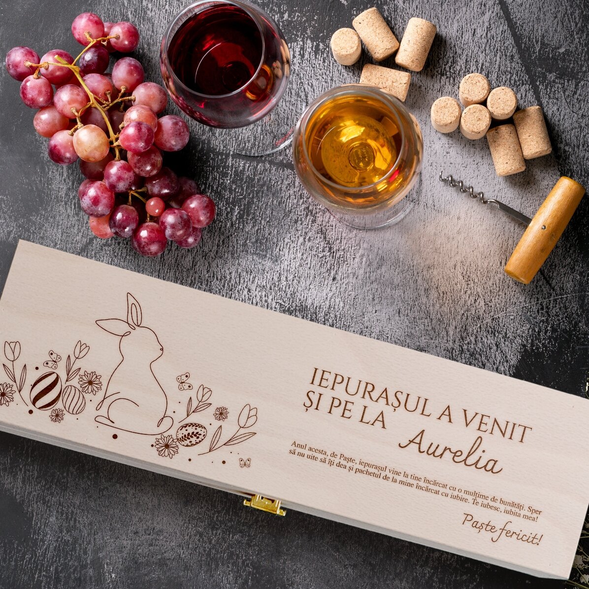 Coffret de vin personnalisé avec un message pour Pâques - Lapin avec des fleurs