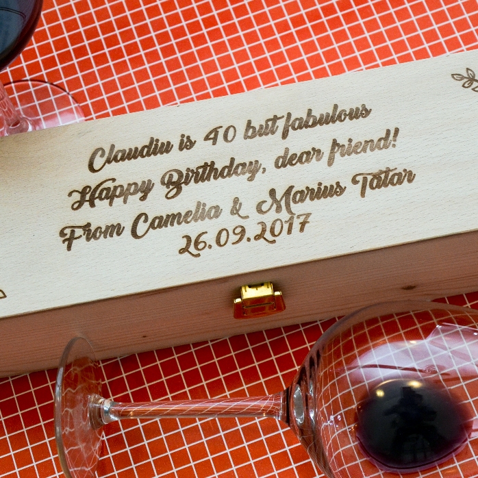 Caisse de vin personnalisée avec un message