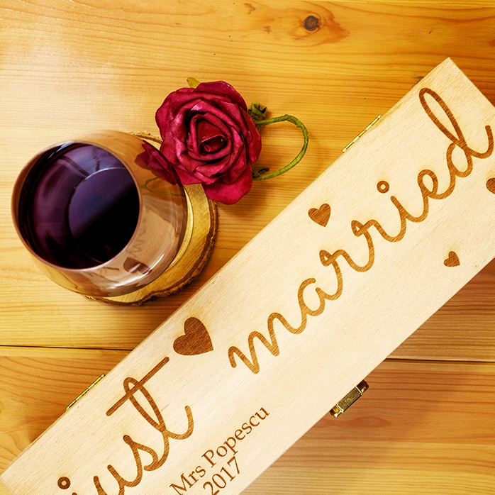 Caisse de vin personnalisée - « Just Married »