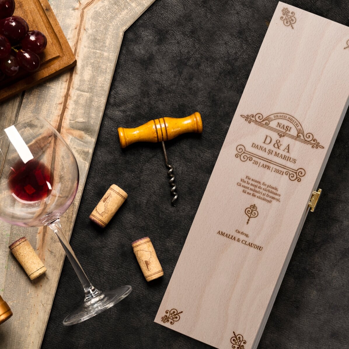 Caisse de vin personnalisée - Message pour les parrains et marraines