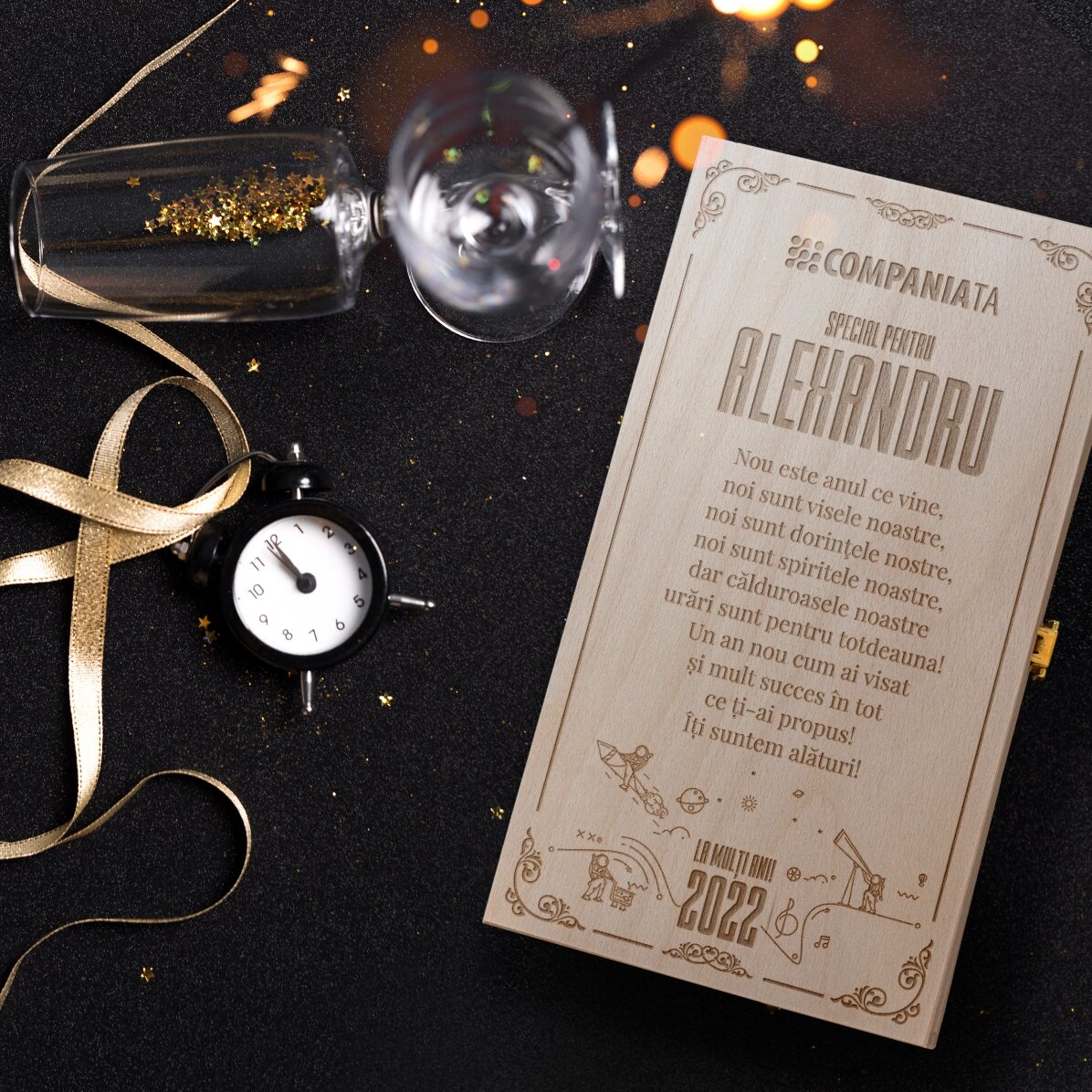 Coffret à vin personnalisé pour deux bouteilles de vin, avec logo et message : « Joyeux anniversaire