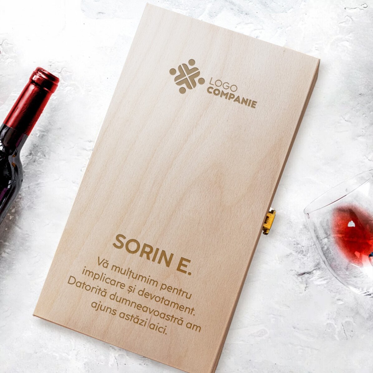 Coffret à vin personnalisé pour deux bouteilles de vin, avec logo et message