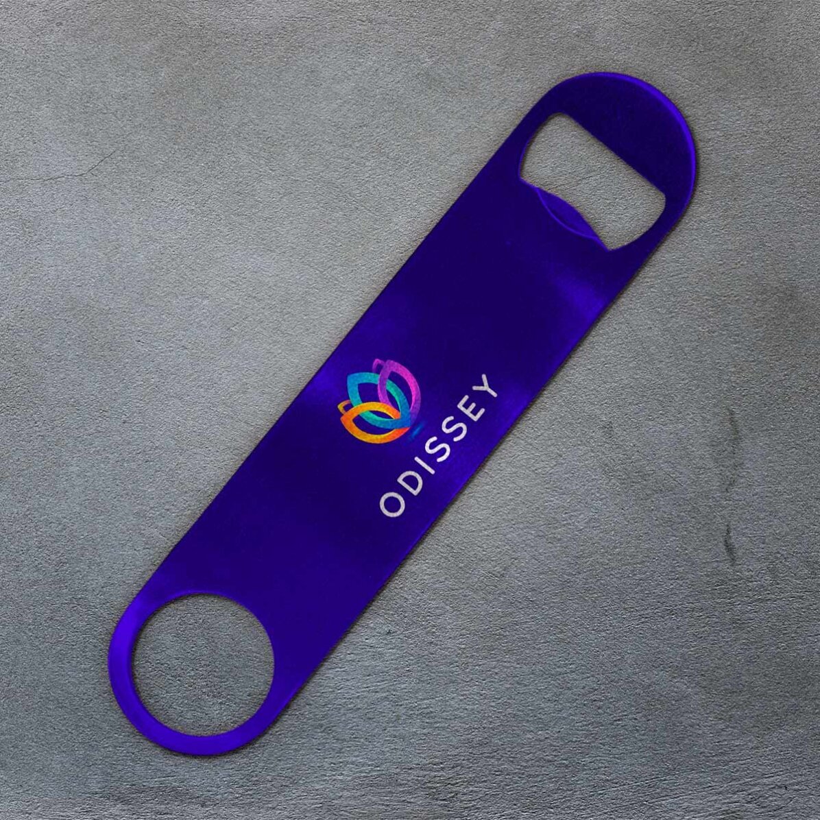Ouvre-bouteille personnalisé avec logo sur fond coloré
