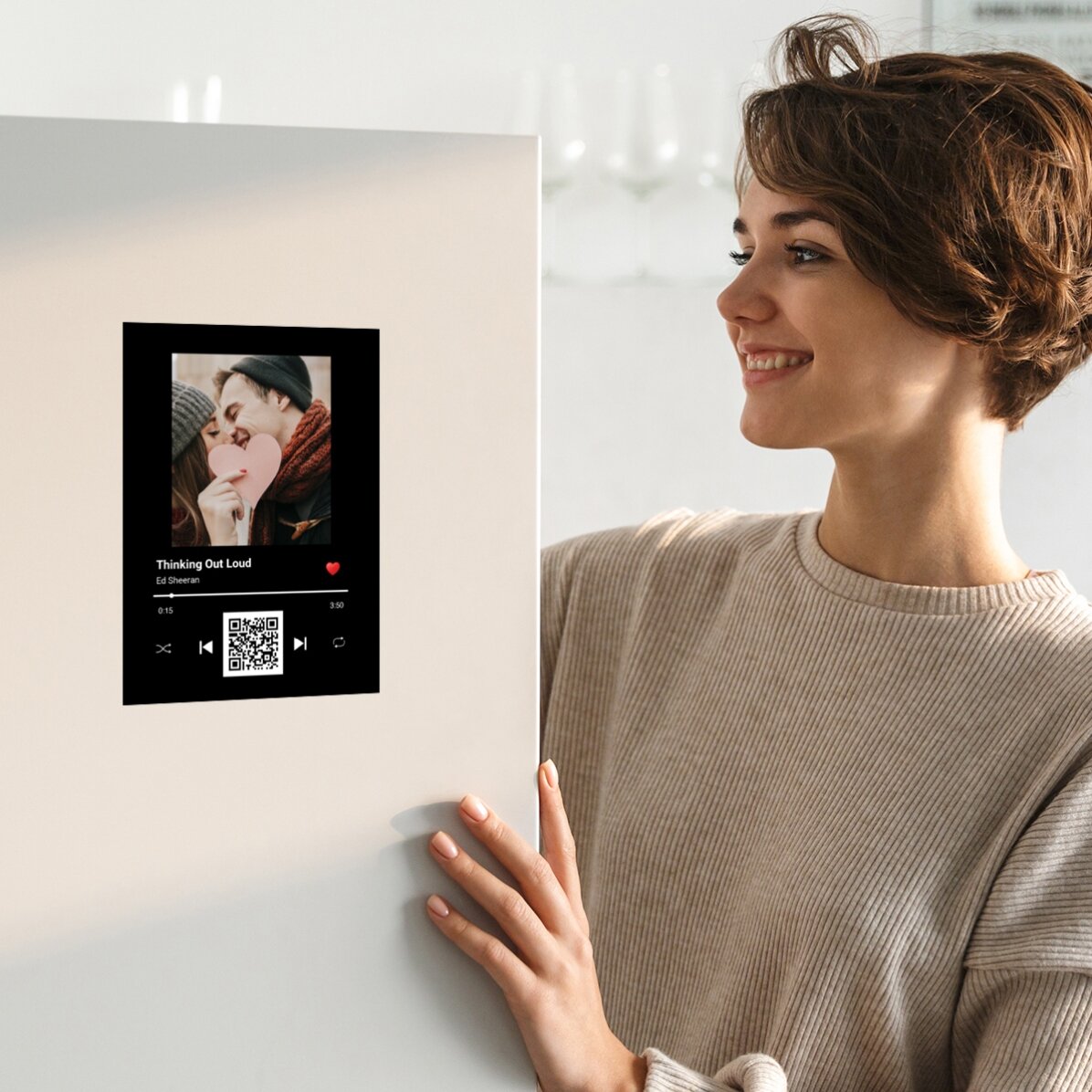 Carte de vœux magnétique personnalisée avec une photo, un texte et un code QR - Notre chanson