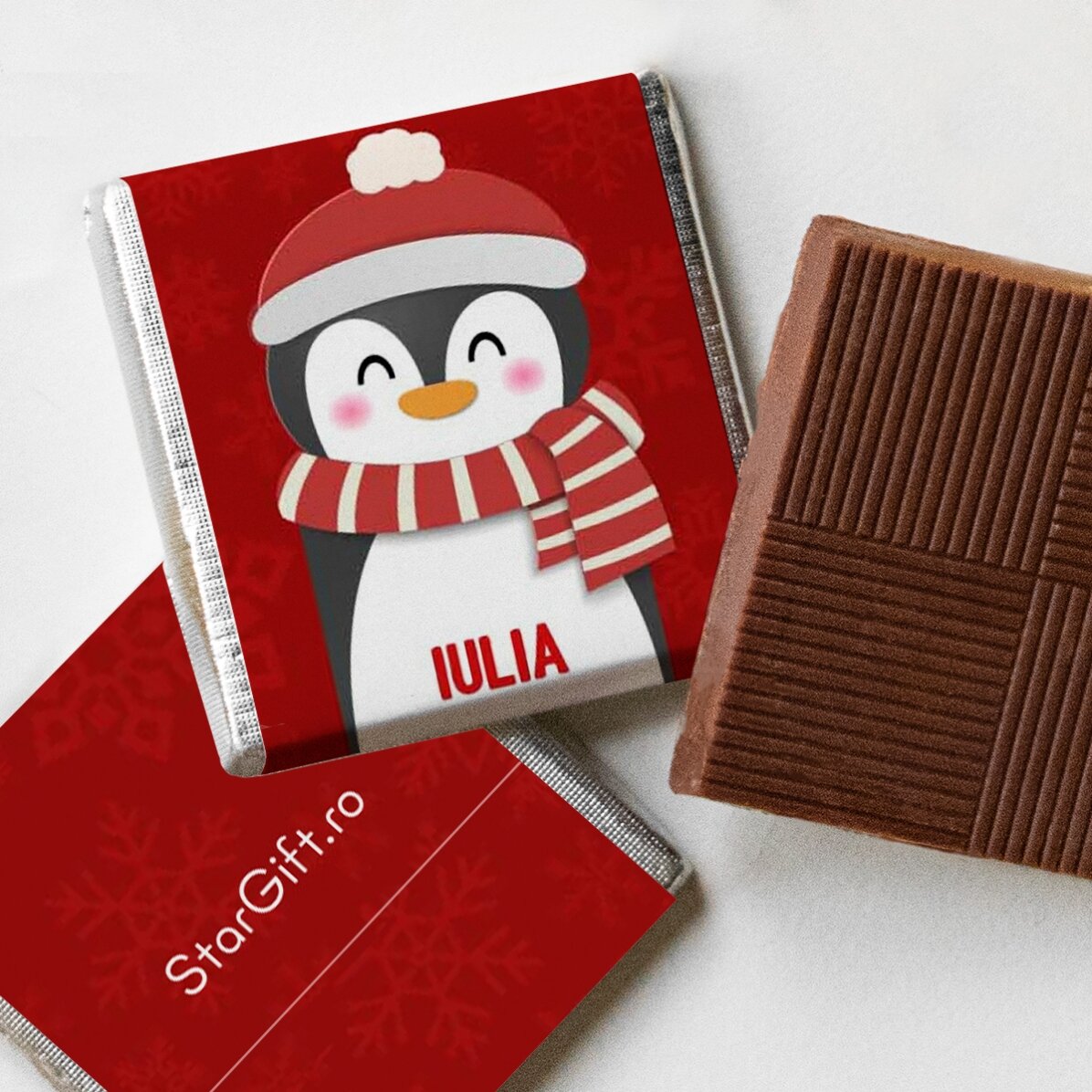 Boule contenant 10 mini-chocolats personnalisés avec un prénom - Joyeux Noël