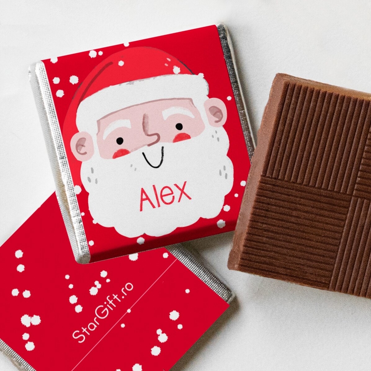 Boule contenant 10 mini-chocolats personnalisés avec un prénom - Père Noël