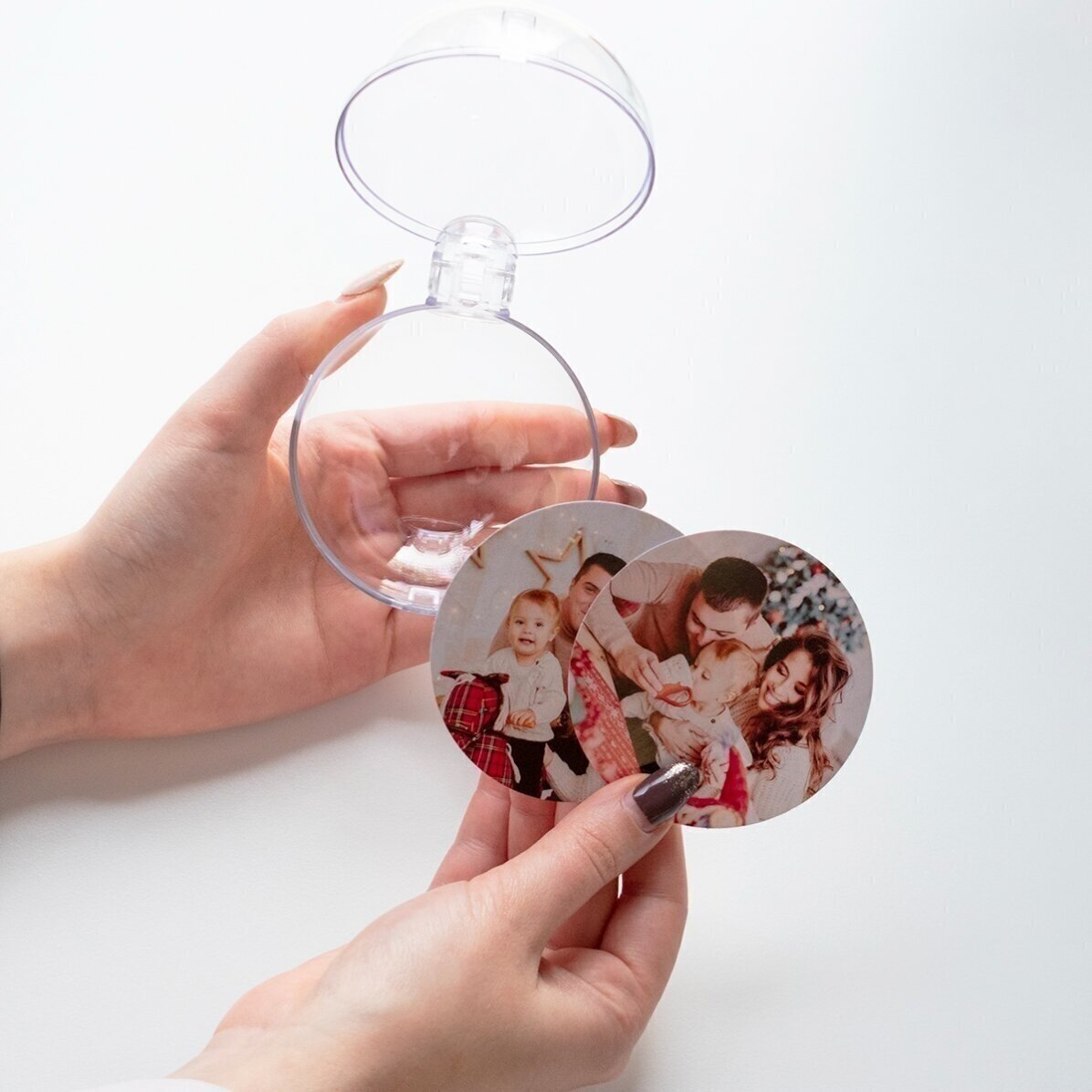Boule de Noël transparente personnalisée recto-verso avec une photo et un message - Premier Noël poi