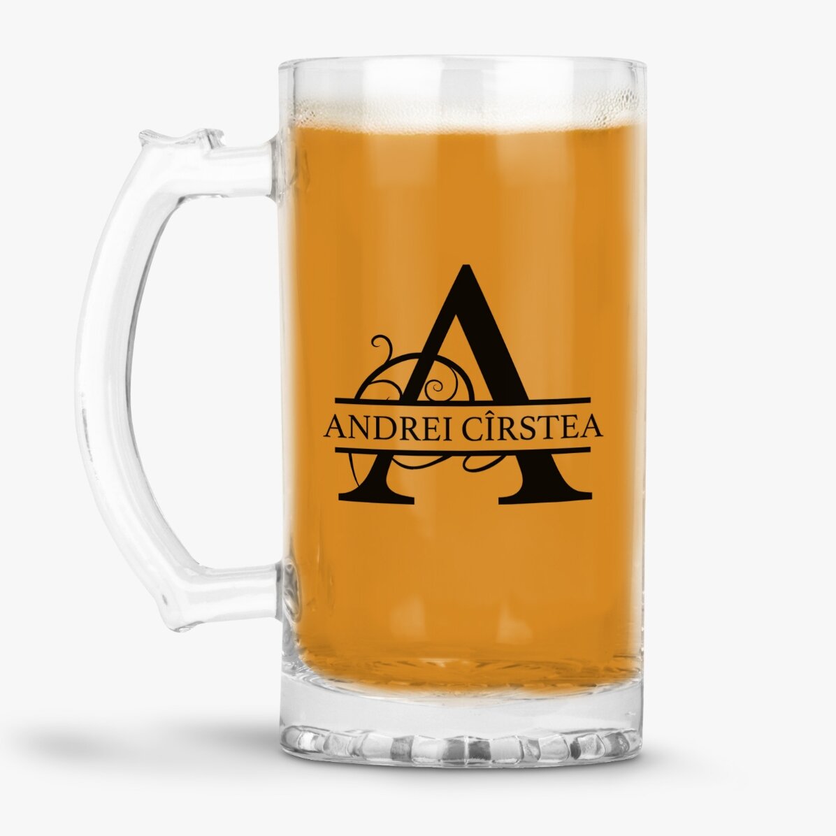 Chope à bière personnalisée avec un monogramme