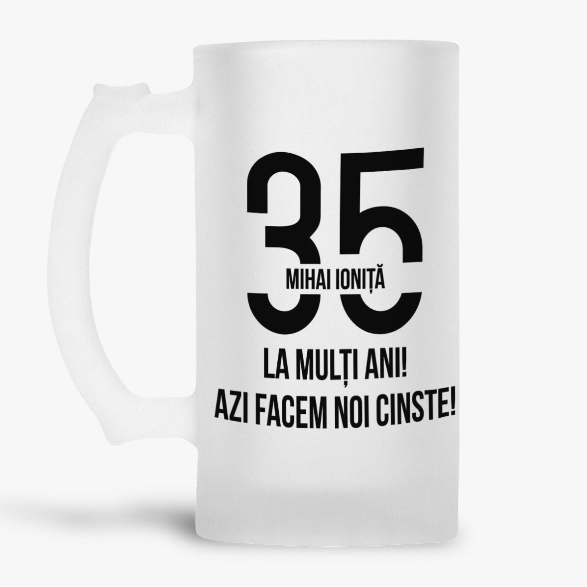 Chope à bière personnalisée avec un message pour un anniversaire