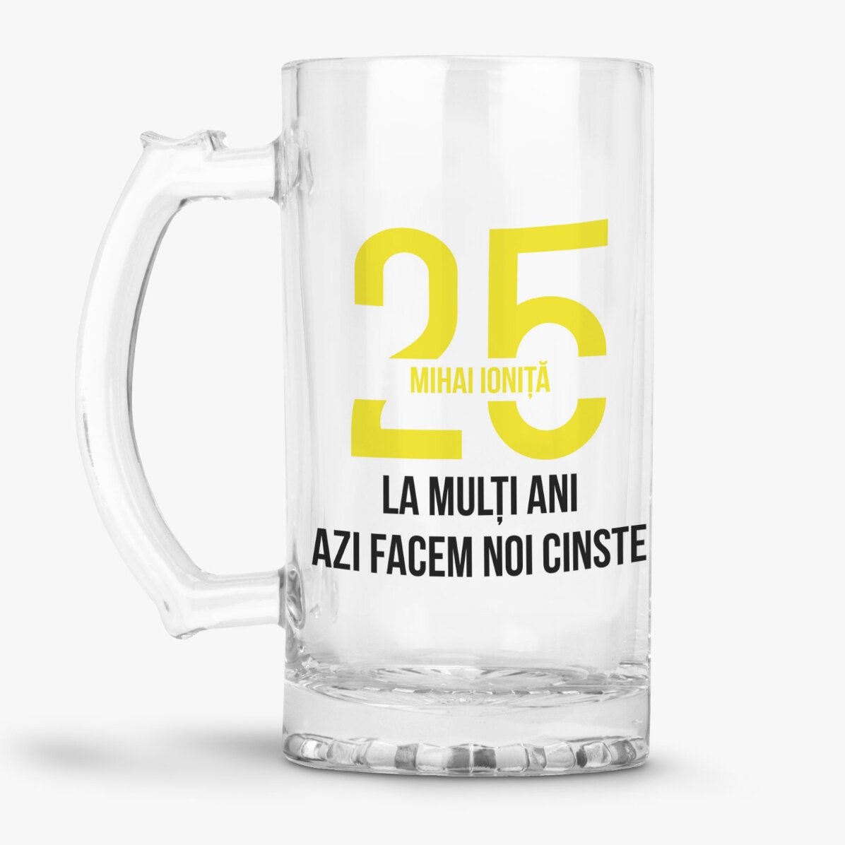 Chope à bière personnalisée avec un message pour un anniversaire