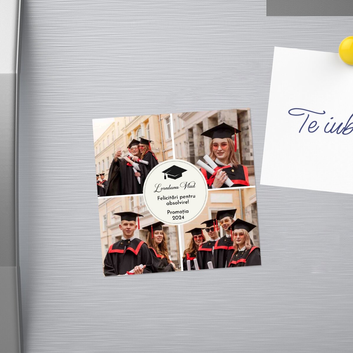 Aimant personnalisé de 10 x 10 cm avec 4 photos et un texte - Remise des diplômes