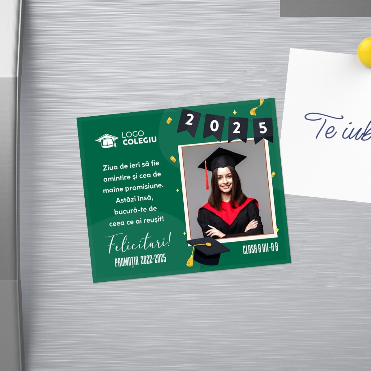 Aimant personnalisé de 12 x 10 cm avec un logo, une photo et un texte - Félicitations pour ton diplô