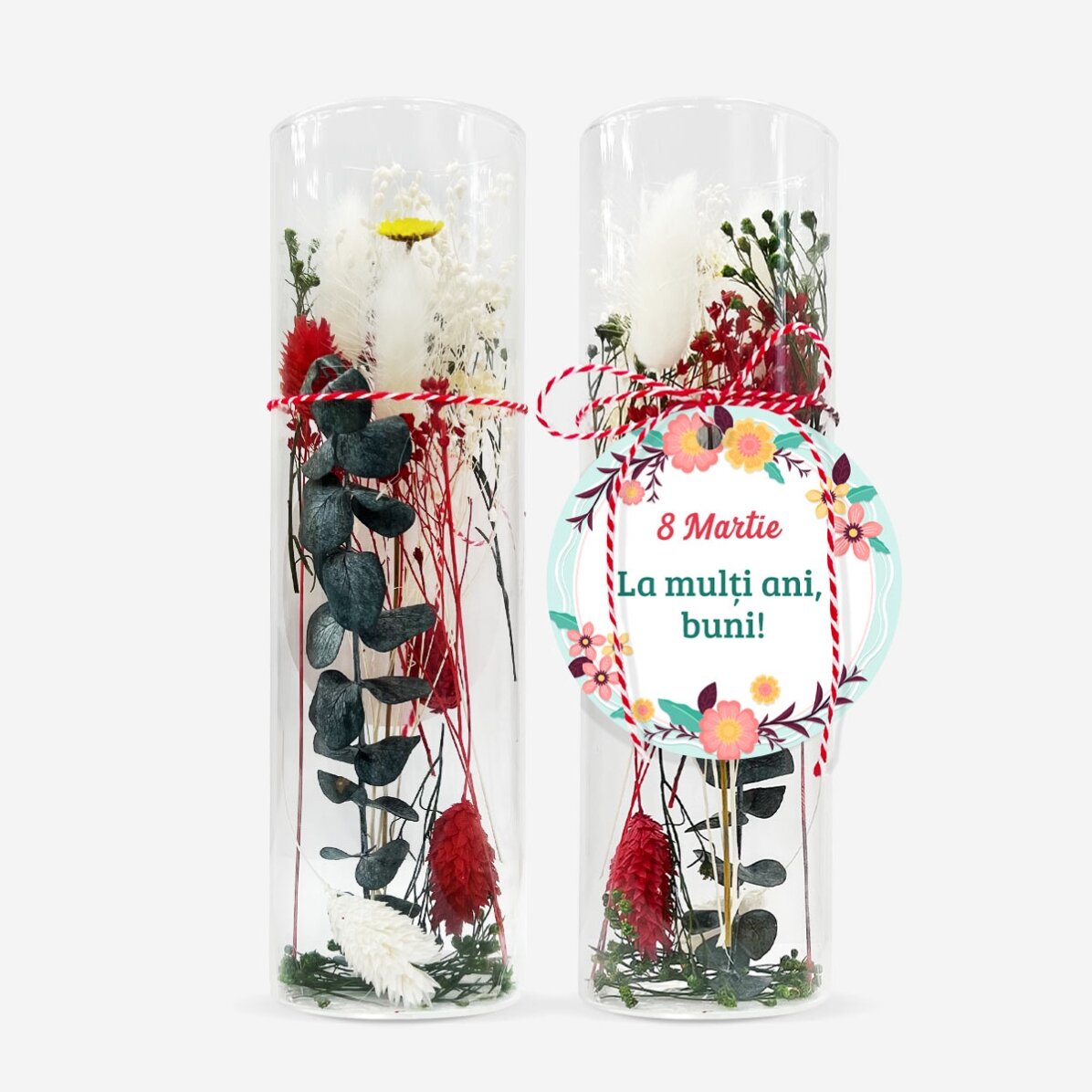 Pendentif « martisor » en verre avec fleurs stabilisées, personnalisé avec un message