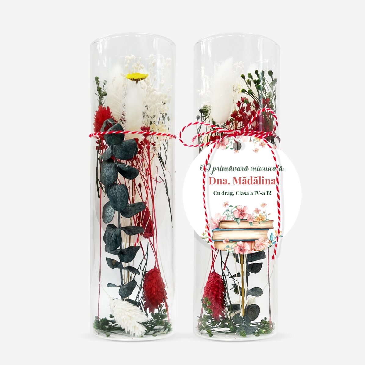 Ornement « martisor » en verre avec des fleurs stabilisées, personnalisé avec un message pour la pro