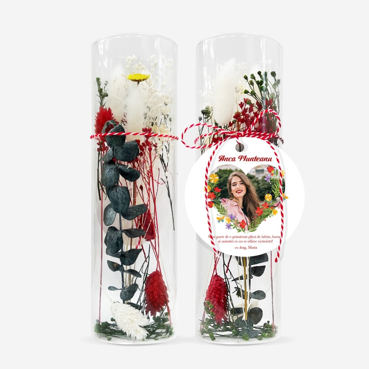 Décoration « martisor » en verre avec fleurs stabilisées, personnalisée avec un message et une photo