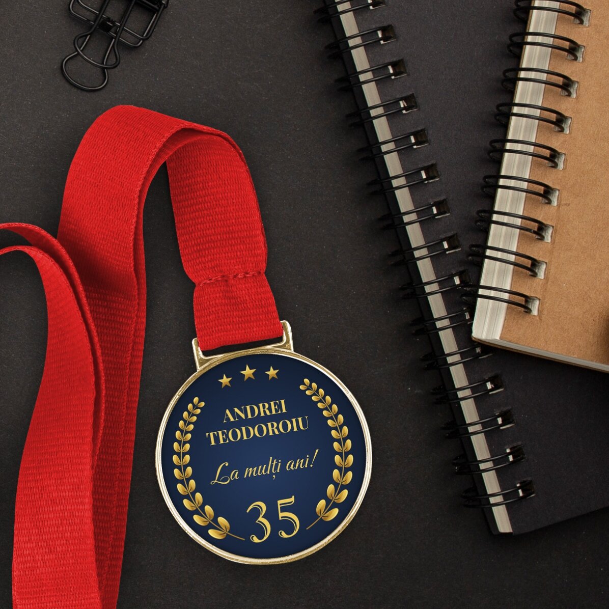 Médaille personnalisée avec inscription - Anniversaire