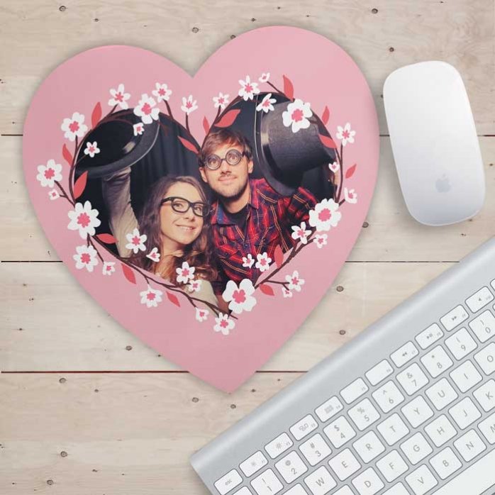 Tapis de souris en forme de cœur personnalisé avec une photo