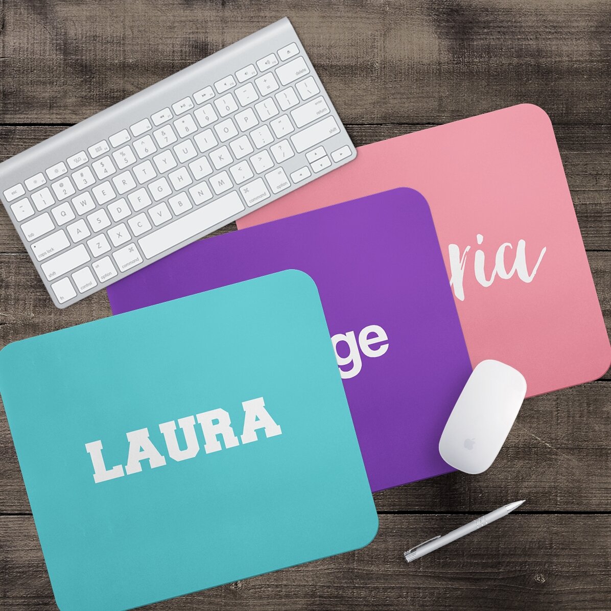 Tapis de souris personnalisé avec nom et arrière-plan coloré