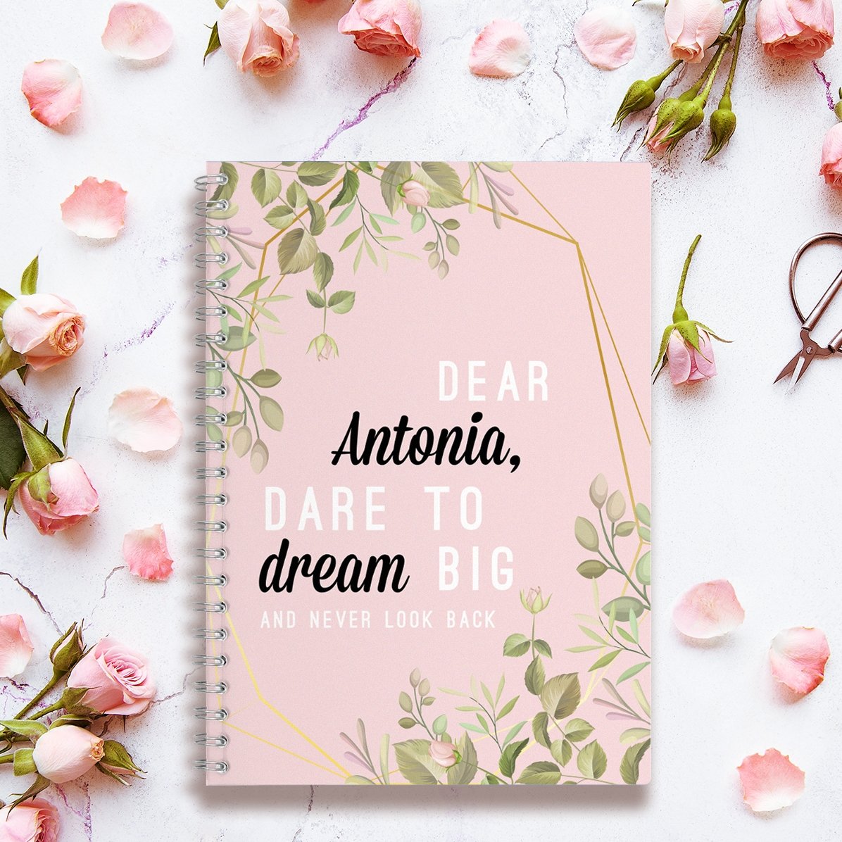 Carnet personnalisé avec motif floral « Dear Antonia »